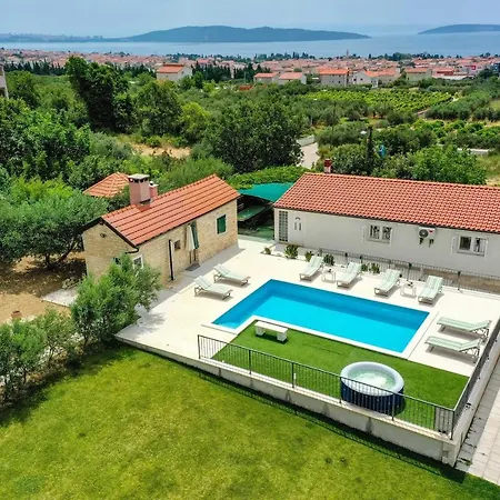 Home Away From Home With Outdoor Pool, Botanical Garden And A Beautiful Sea View Kaštela Exterior foto