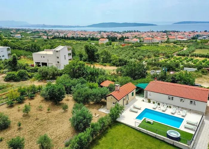 Home Away From Home With Outdoor Pool, Botanical Garden And A Beautiful Sea View
