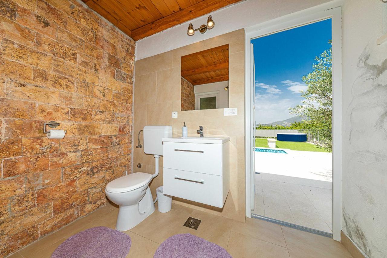 Away From With Outdoor Pool, Botanical Garden And A Beautiful Sea View Holiday home