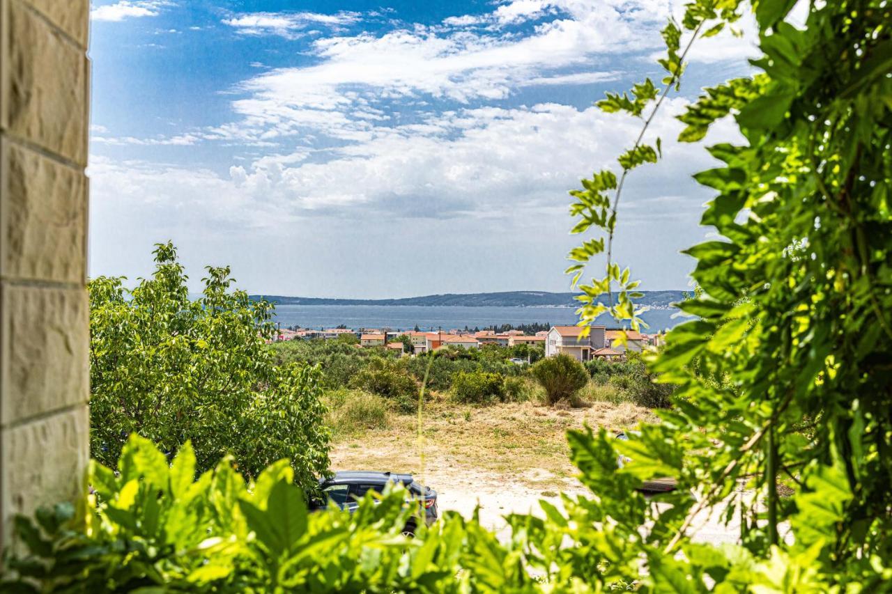 Away From With Outdoor Pool, Botanical Garden And A Beautiful Sea View * Kastela