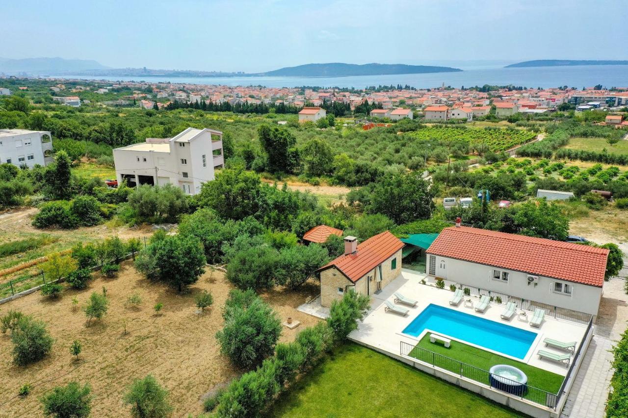 Away From With Outdoor Pool, Botanical Garden And A Beautiful Sea View *