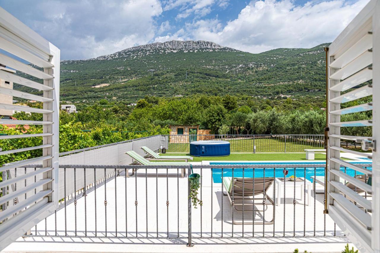 Away From With Outdoor Pool, Botanical Garden And A Beautiful Sea View *