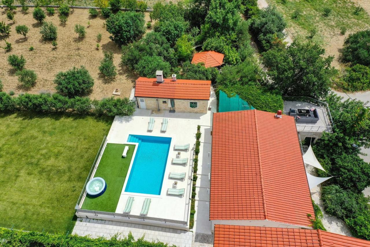 Away From With Outdoor Pool, Botanical Garden And A Beautiful Sea View
