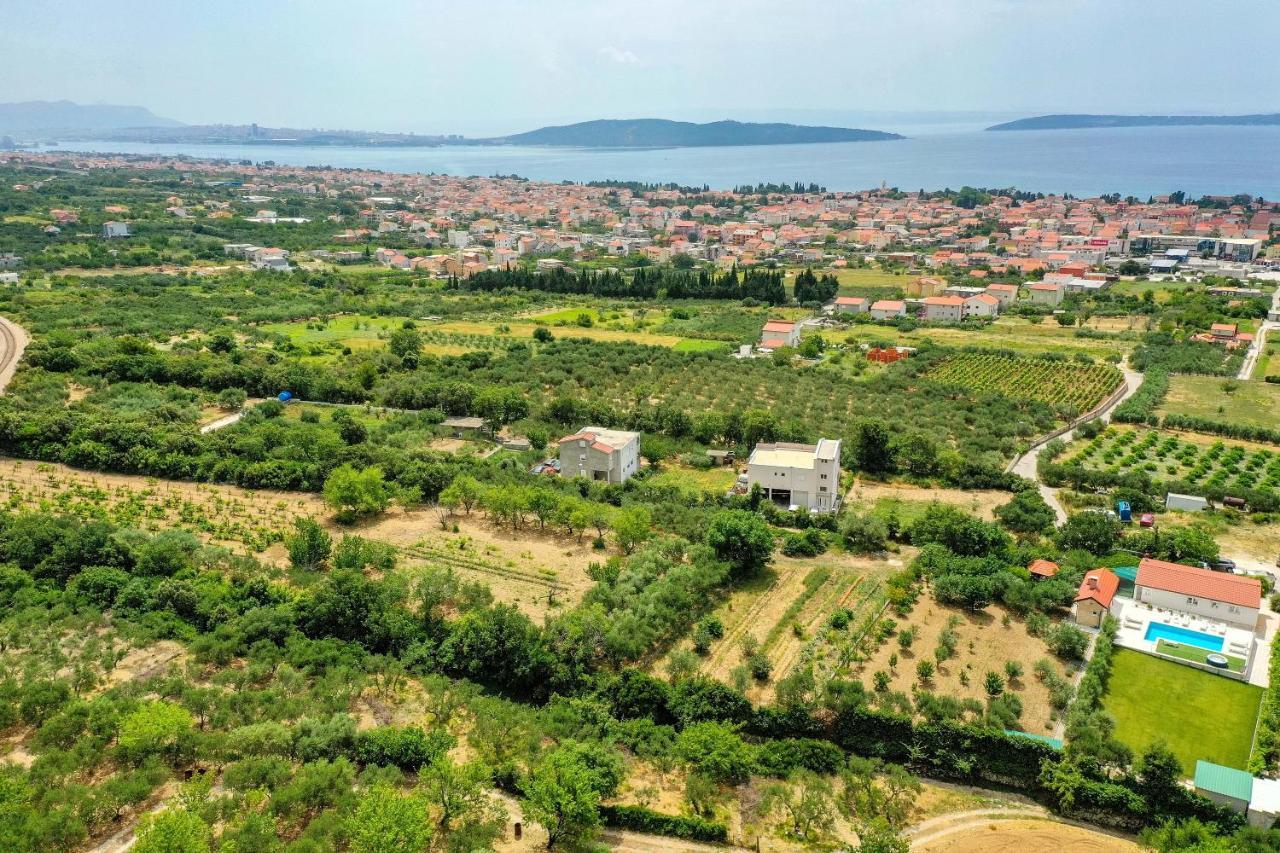 Holiday home Away From With Outdoor Pool, Botanical Garden And A Beautiful Sea View Kastela