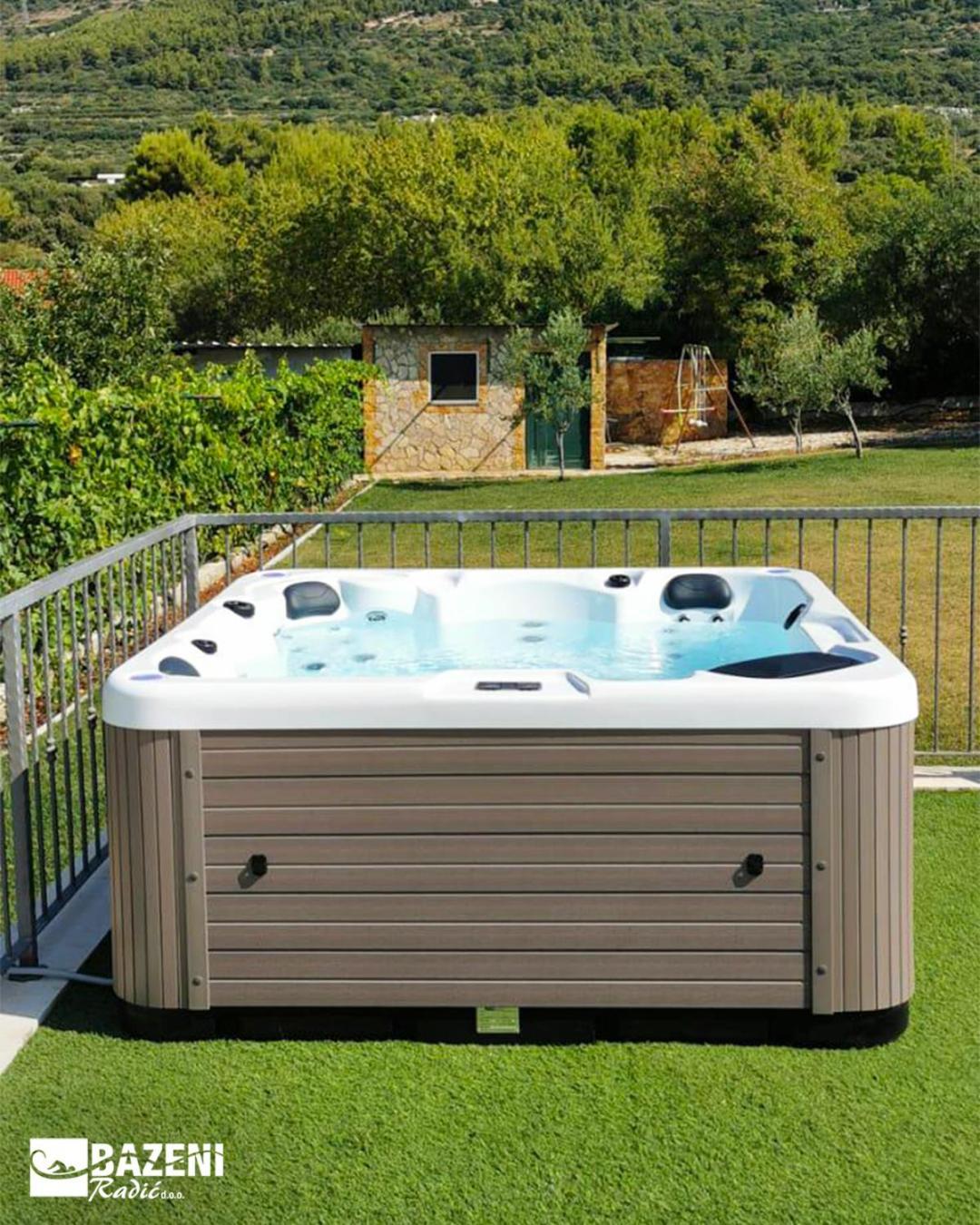Away From With Outdoor Pool, Botanical Garden And A Beautiful Sea View Holiday home
