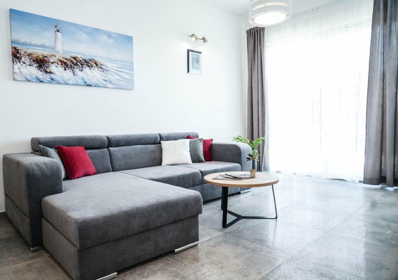 Away From With Outdoor Pool, Botanical Garden And A Beautiful Sea View Holiday home
