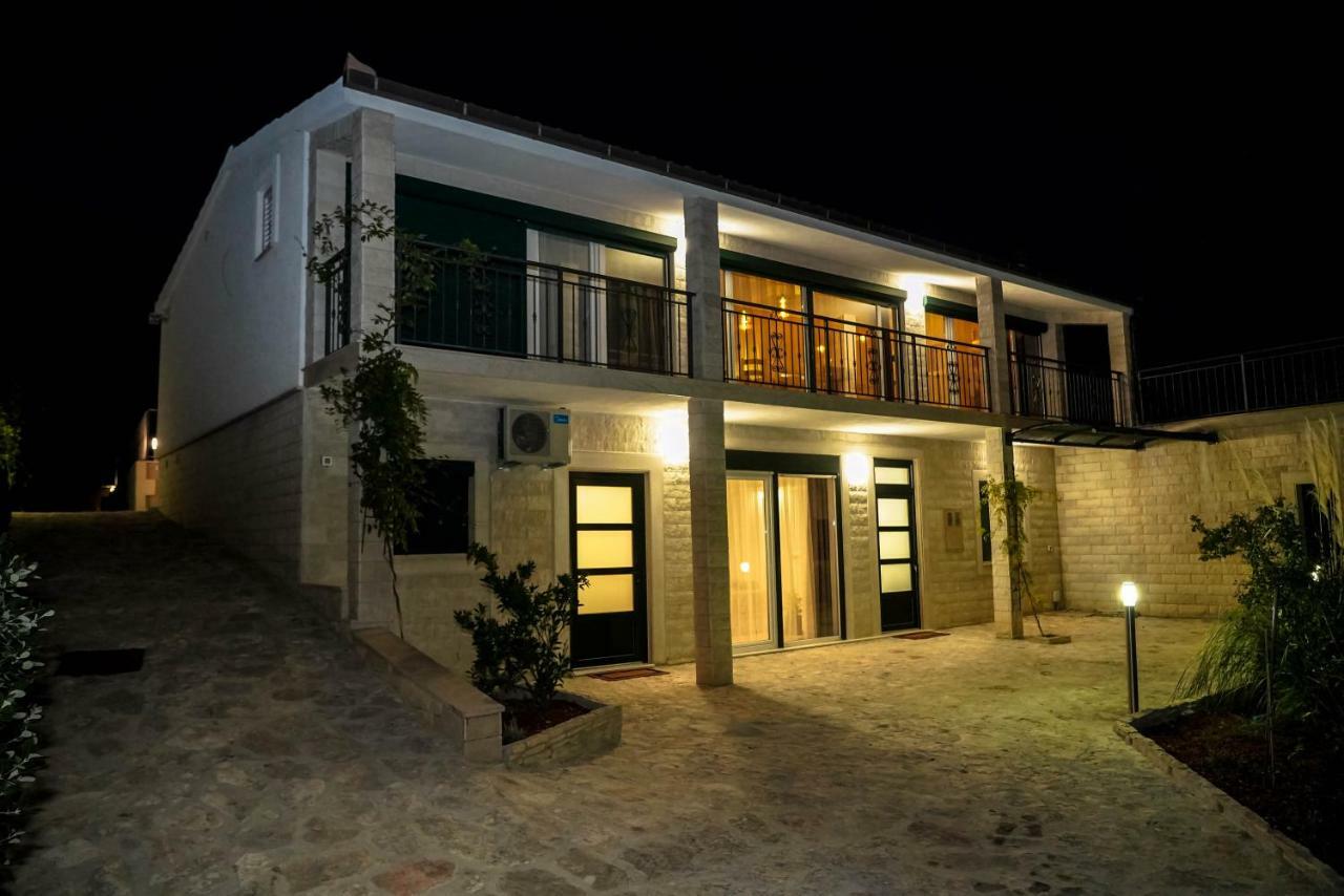 Away From With Outdoor Pool, Botanical Garden And A Beautiful Sea View Holiday home Kastela